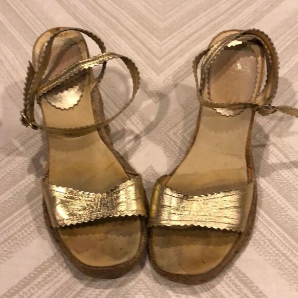 Michael Kors Gold Ankle Strap Sandal Wedges Size 7 - Picture 1 of 7